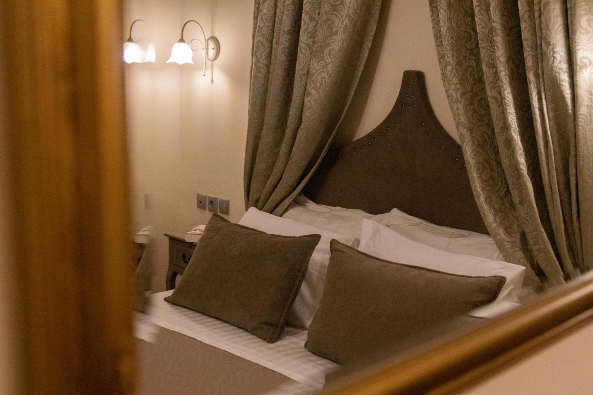 April Luxury Suites (Adults Only) Rhodes City 객실 사진